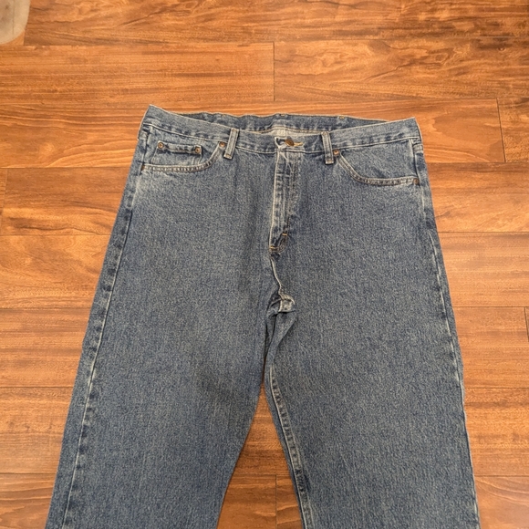 Men's Wrangler Jeans - Picture 2 of 5